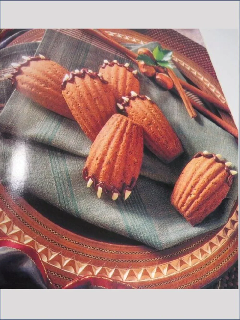 Santa's Favorite Cookies Cookbook Paperback 64pgs